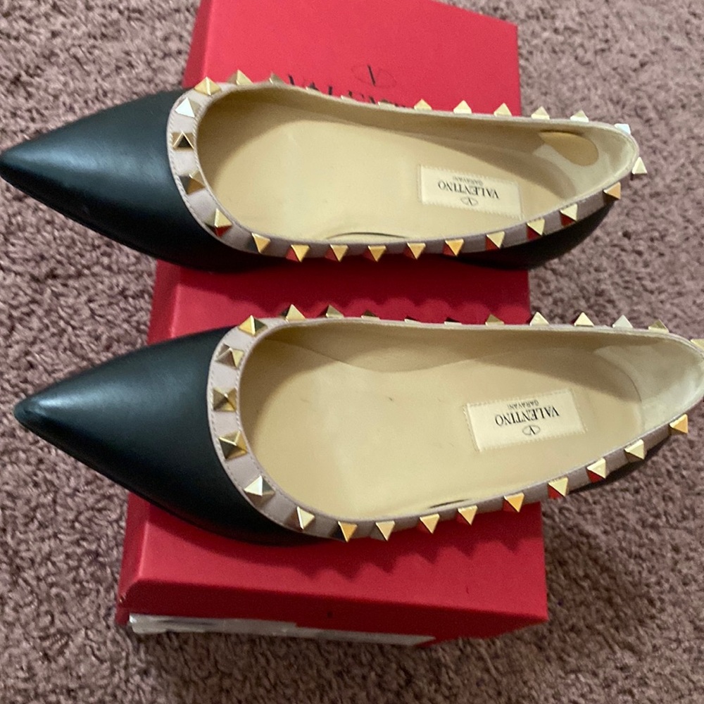 Excellent condition valentino flat shoes